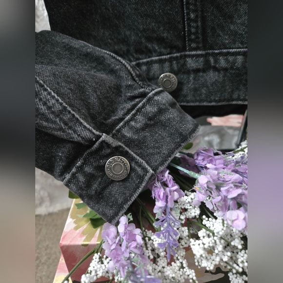 Women's Denim Jacket - Picture 6 of 8